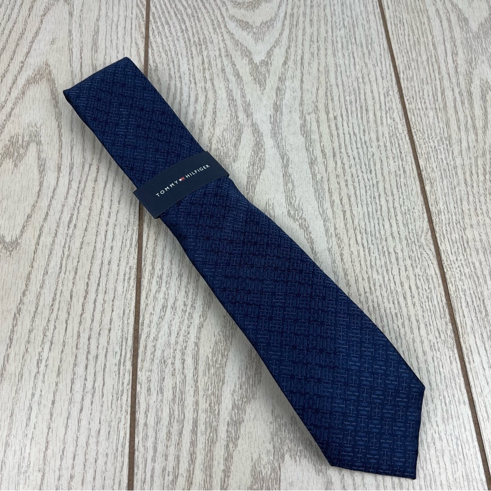 602 - Tommy Hilfiger Tie Blue TH Logo NH7207 TL21100017 Silk Blend $69.50